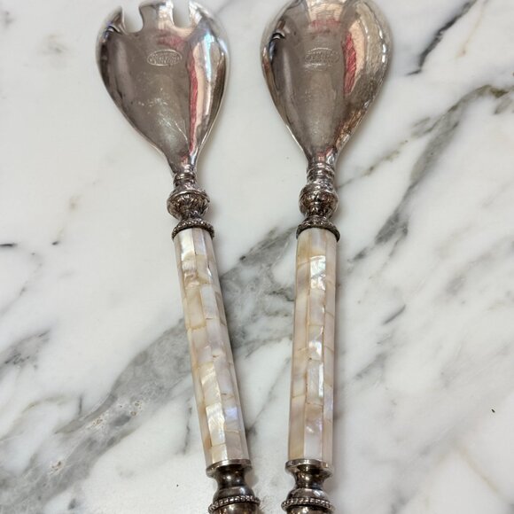 TOWLE Silversmiths Two-Piece Salad Serving Set Mother of Pearl Handles - Picture 16 of 17